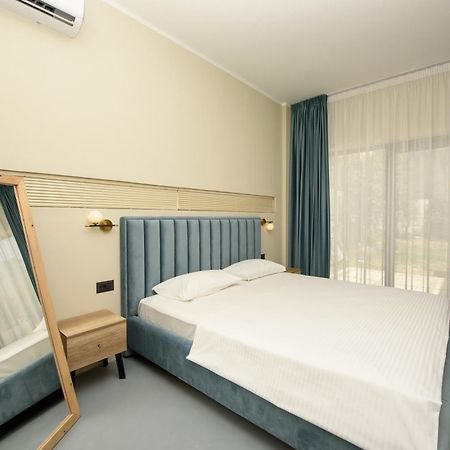 Olivium Rooms Vlorë エクステリア 写真