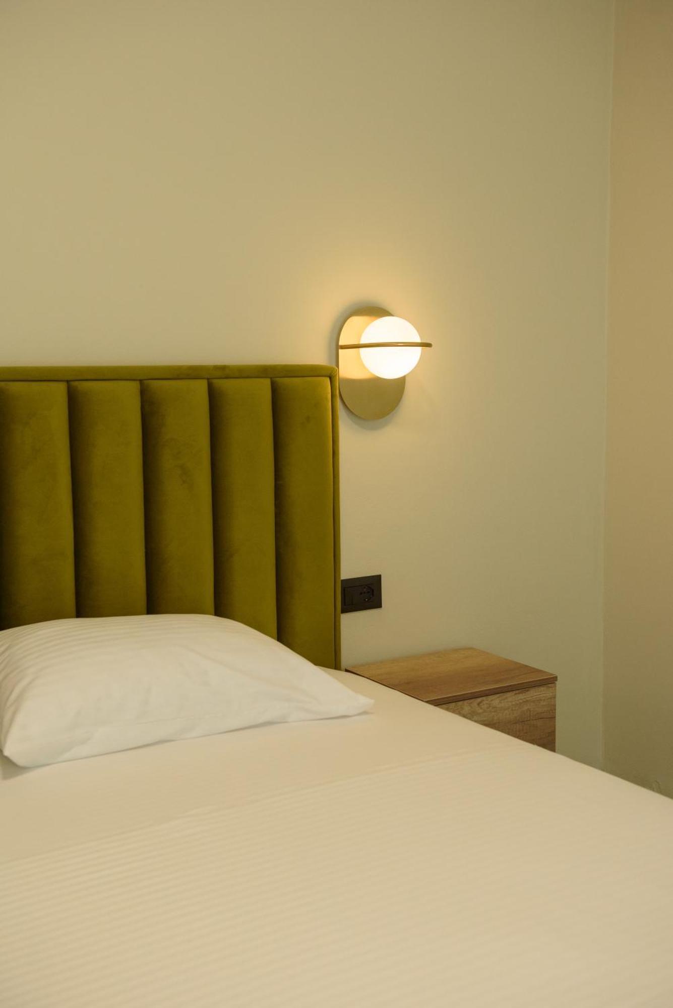 Olivium Rooms Vlorë エクステリア 写真