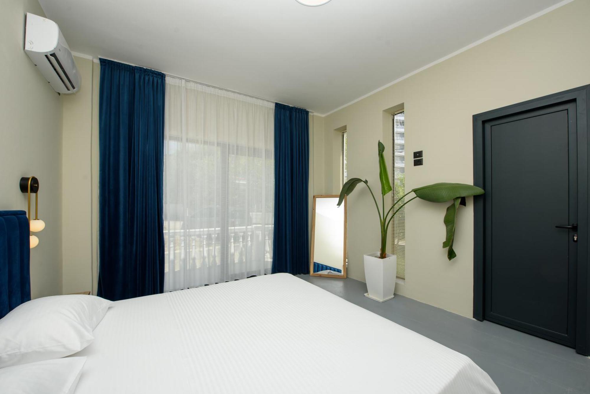 Olivium Rooms Vlorë エクステリア 写真